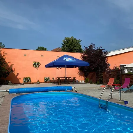 Penzion Krasny Dvur 3*