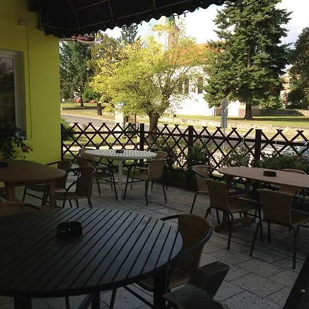 בית הארחה Penzion Krasny Dvur