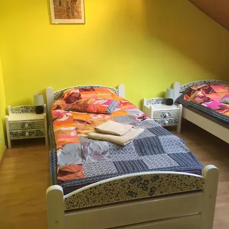 Penzion Krasny Dvur בית הארחה 3*