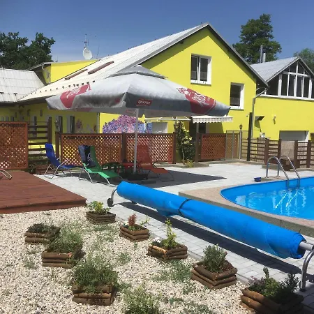 בית הארחה Penzion Krasny Dvur 3*