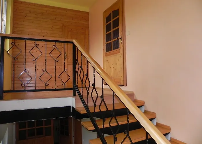 Penzion Krasny Dvur Гостевой дом