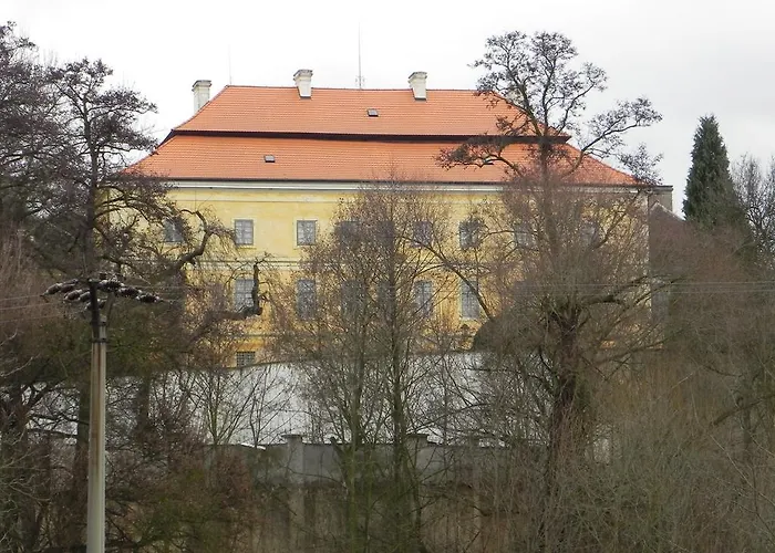 Гостевой дом Penzion Krasny Dvur Krasny Dvur