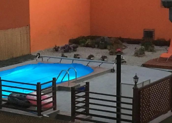 Гостевой дом Penzion Krasny Dvur 3*