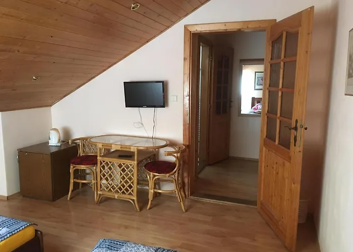 Гостевой дом Penzion Krasny Dvur Krasny Dvur