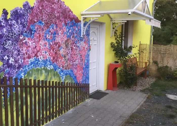 Penzion Krasny Dvur Гостевой дом